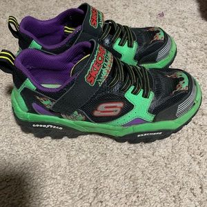 Sketchers size 4.5
